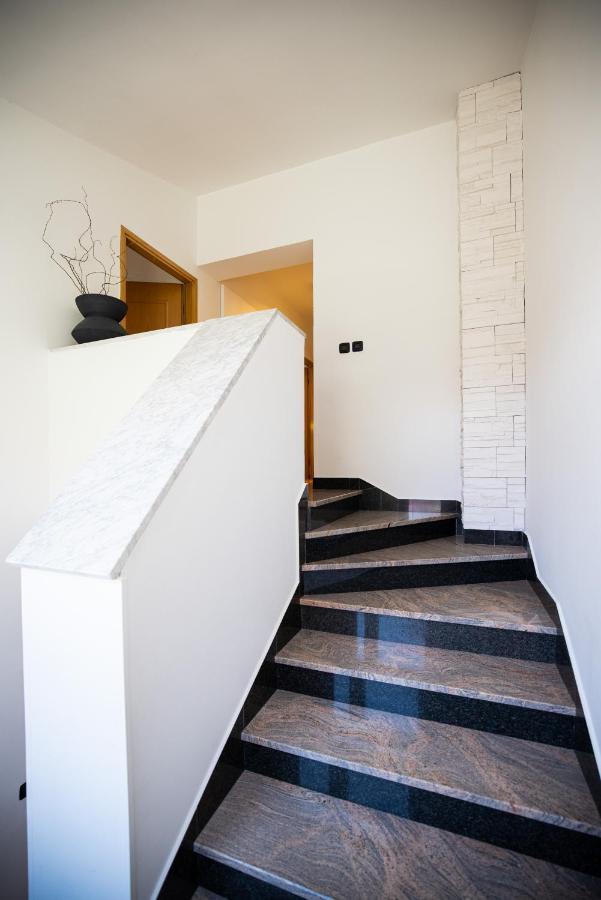 Villa Klaudia With Pool Zadar Ngoại thất bức ảnh