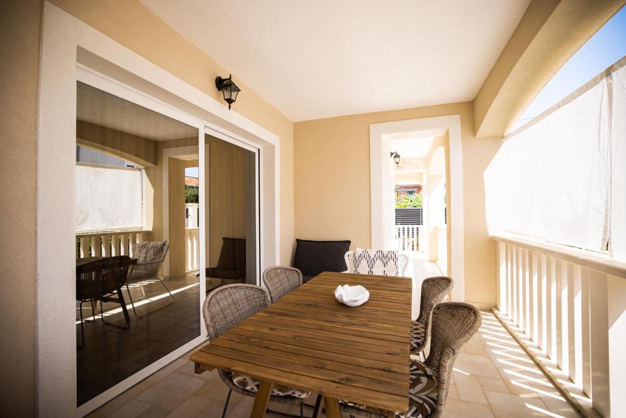 Villa Klaudia With Pool Zadar Ngoại thất bức ảnh