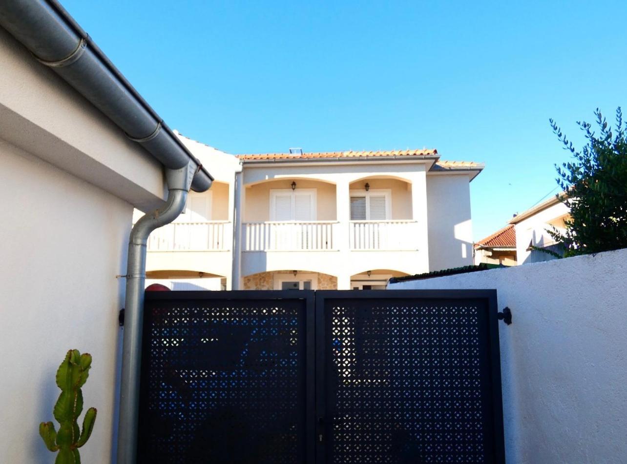 Villa Klaudia With Pool Zadar Ngoại thất bức ảnh