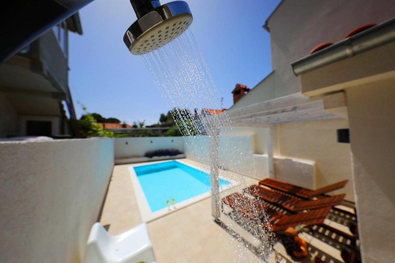 Villa Klaudia With Pool Zadar Ngoại thất bức ảnh